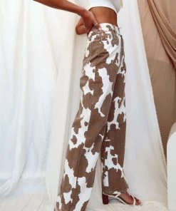 Modern Bridge International Co,Ltd. FLAT/RM B 3/F WING CHEONG COMM BLDG 19-25 JERVOIS STREET SHEUNG WAN HKWINK Midland Cow Print Jeans