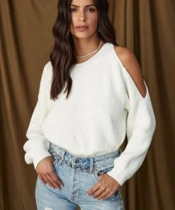 Modern Bridge International Co,Ltd. FLAT/RM B 3/F WING CHEONG COMM BLDG 19-25 JERVOIS STREET SHEUNG WAN HKWINK Cutler Ivory Cut Out Sweater CLOTHING