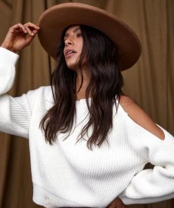 Modern Bridge International Co,Ltd. FLAT/RM B 3/F WING CHEONG COMM BLDG 19-25 JERVOIS STREET SHEUNG WAN HKWINK Cutler Ivory Cut Out Sweater CLOTHING