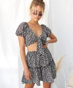 Audrey 3 + 1 La Spezia Floral Ruffle Skirt