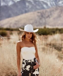 AFTER STITCH CLOTHING Cassie White Boning Crop Top