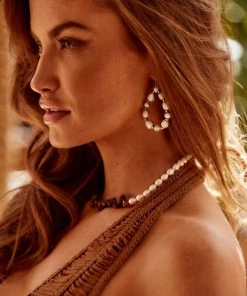 IGOU Koi Shell And Pearl Necklace