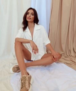 Modern Bridge International Co,Ltd. FLAT/RM B 3/F WING CHEONG COMM BLDG 19-25 JERVOIS STREET SHEUNG WAN HKWINK Montage White Terry Button Up Top CLOTHING