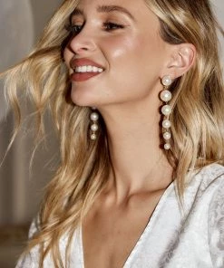 IGOU Evangelina Pearl Statement Earrings