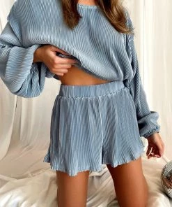 Modern Bridge International Co,Ltd. FLAT/RM B 3/F WING CHEONG COMM BLDG 19-25 JERVOIS STREET SHEUNG WAN HKWINK Maison Dusty Blue Pleated Short CLOTHING