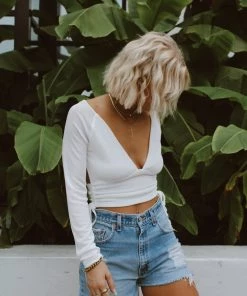 Modern Bridge International Co,Ltd. FLAT/RM B 3/F WING CHEONG COMM BLDG 19-25 JERVOIS STREET SHEUNG WAN HKWINK CLOTHING Nala White Crop Top