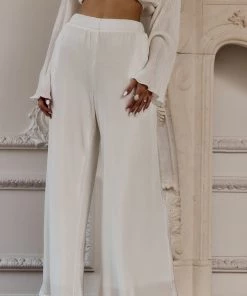 Modern Bridge International Co,Ltd. FLAT/RM B 3/F WING CHEONG COMM BLDG 19-25 JERVOIS STREET SHEUNG WAN HKWINK CLOTHING Maison White Pleated Pants