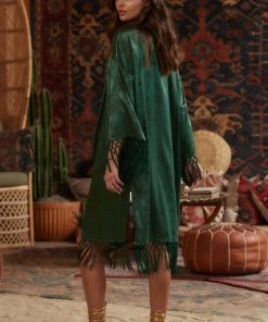 Modern Bridge International Co,Ltd. FLAT/RM B 3/F WING CHEONG COMM BLDG 19-25 JERVOIS STREET SHEUNG WAN HKWINK Melanie Dark Emerald Jacquard Fringe Kimono 20 Modern Bridge International Co,Ltd. FLAT/RM B 3/F WING CHEONG COMM BLDG 19-25 JERVOIS STREET SHEUNG WAN HKWINK Melanie Dark Emerald Jacquard Fringe Kimono