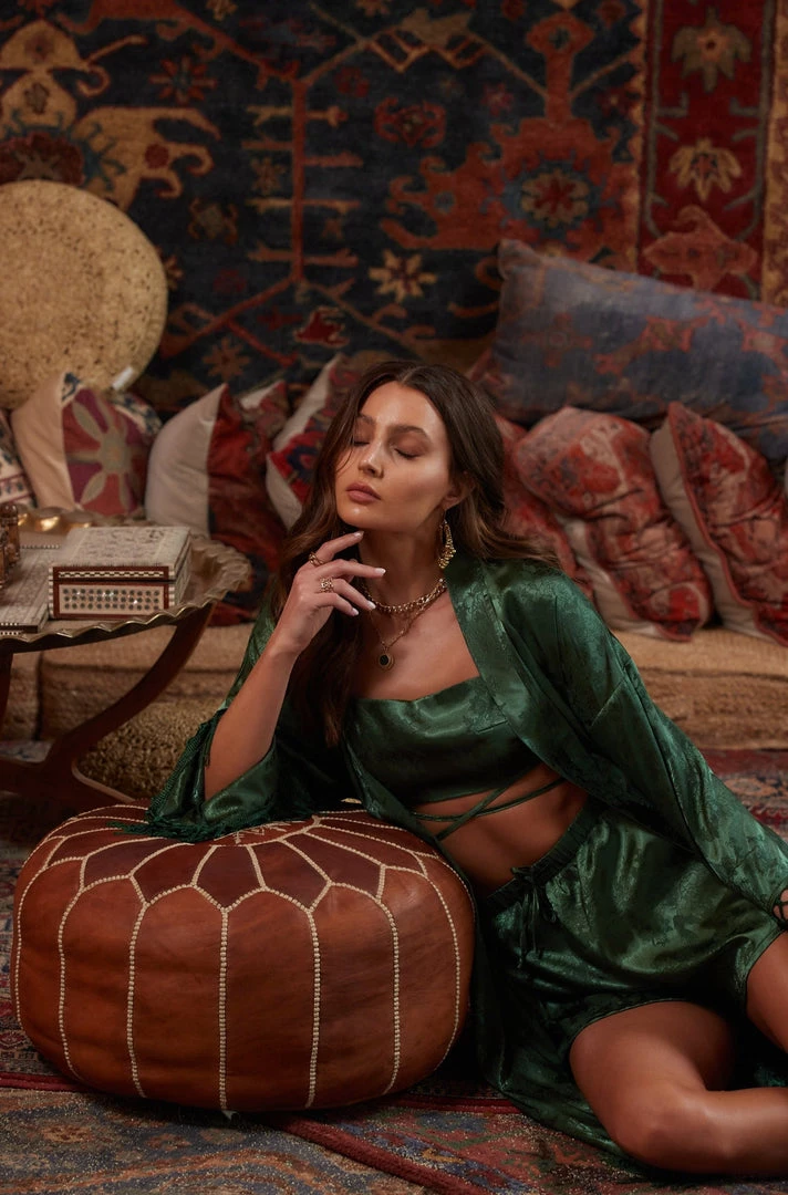 Modern Bridge International Co,Ltd. FLAT/RM B 3/F WING CHEONG COMM BLDG 19-25 JERVOIS STREET SHEUNG WAN HKWINK Melanie Dark Emerald Jacquard Fringe Kimono 6 Modern Bridge International Co,Ltd. FLAT/RM B 3/F WING CHEONG COMM BLDG 19-25 JERVOIS STREET SHEUNG WAN HKWINK Melanie Dark Emerald Jacquard Fringe Kimono