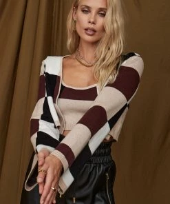 Modern Bridge International Co,Ltd. FLAT/RM B 3/F WING CHEONG COMM BLDG 19-25 JERVOIS STREET SHEUNG WAN HKWINK Checked Out Colorblock Tank