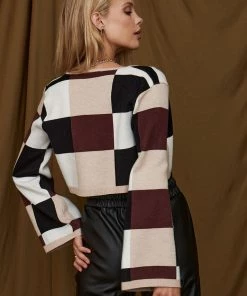 Modern Bridge International Co,Ltd. FLAT/RM B 3/F WING CHEONG COMM BLDG 19-25 JERVOIS STREET SHEUNG WAN HKWINK Checked Out Colorblock Cardigan CLOTHING