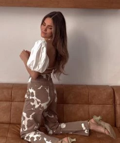 Modern Bridge International Co,Ltd. FLAT/RM B 3/F WING CHEONG COMM BLDG 19-25 JERVOIS STREET SHEUNG WAN HKWINK Midland Cow Print Jeans