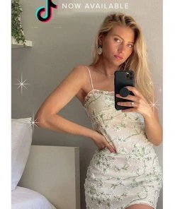 Modern Bridge International Co,Ltd. FLAT/RM B 3/F WING CHEONG COMM BLDG 19-25 JERVOIS STREET SHEUNG WAN HKWINK Croatian Coast White Floral Mini Dress CLOTHING