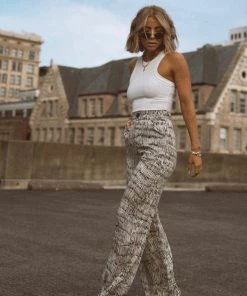 Modern Bridge International Co,Ltd. FLAT/RM B 3/F WING CHEONG COMM BLDG 19-25 JERVOIS STREET SHEUNG WAN HKWINK CLOTHING Restless Sea Black And White Trousers