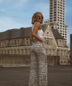 Modern Bridge International Co,Ltd. FLAT/RM B 3/F WING CHEONG COMM BLDG 19-25 JERVOIS STREET SHEUNG WAN HKWINK CLOTHING Restless Sea Black And White Trousers