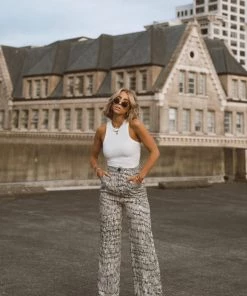 Modern Bridge International Co,Ltd. FLAT/RM B 3/F WING CHEONG COMM BLDG 19-25 JERVOIS STREET SHEUNG WAN HKWINK CLOTHING Restless Sea Black And White Trousers