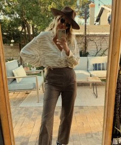 Bailey Rose Broadway White Tiger Button Down