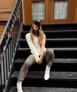 Modern Bridge International Co,Ltd. FLAT/RM B 3/F WING CHEONG COMM BLDG 19-25 JERVOIS STREET SHEUNG WAN HKWINK CLOTHING Mara Ivory One Shoulder Sweater