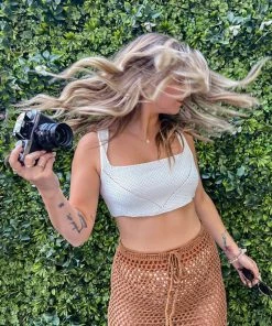 Modern Bridge International Co,Ltd. FLAT/RM B 3/F WING CHEONG COMM BLDG 19-25 JERVOIS STREET SHEUNG WAN HKWINK CLOTHING Liv Ivory Crochet Top