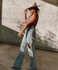 NEOITY CLOTHING Brooklyn Slash Boyfriend Jeans 15 NEOITY CLOTHING Brooklyn Slash Boyfriend Jeans